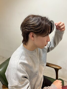 ヘアデザイン ジル(Jill) センターパートウルフ/カルマパーマ/ニュアンスパーマ