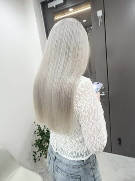 ユウル 横浜(juhl.) ホワイトグレージュ/ケアブリーチ/ブリーチ/ハイトーンカラー