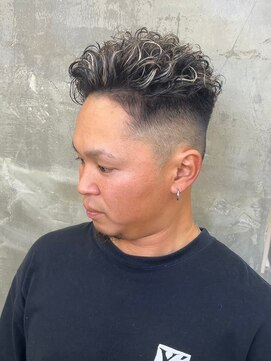 キング(K!ng) 縮毛矯正髪質改善ハイライトレイヤーカット枚方美容室エクステ