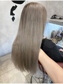 グレーベージュカラー