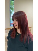 シフト(SHEEFT) 艶髪ストレートロング×大人可愛いワインレッド艶カラー20代30代