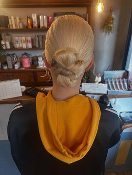 キートス(Kiitos) タイトヘアセット