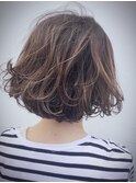 《kubu hair》グレイカラーデザインボブ