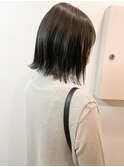 外ハネボブ　切りっぱなしボブ　ブラウンベージュ