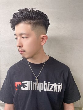 ロンドガルマン 名古屋(Lond GULLMAN) Ryu指名刈り上げ高めかき上げアップバングポマード仕上げ