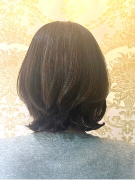 レヴェヘア rever hair 大人外ハネヘア