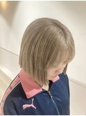 ホワイトベージュ