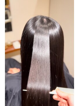 モーダアッカ(moda acca) 縮毛矯正 髪質改善 艶髪 透明感ロング＠10代20代30代