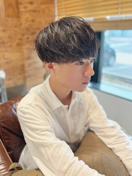 アドラーブル 駅南店(adorable) センターパートソフトツイストパーマメッシュマッシュウルフ