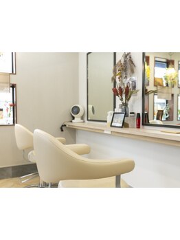 【マンツーマンカラー専門店】少人数×マンツーマン施術で悩みも理想も一人ひとりに寄り沿って施術◎