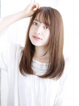 ヘアメイク ナル(hair make nalu) シースルーバングのナチュラルストレートスタイル
