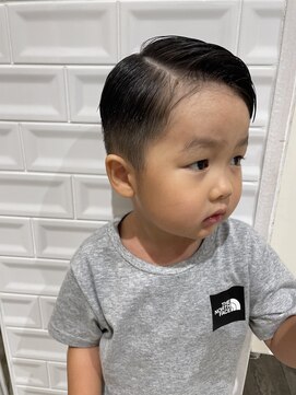 アクイール ピュール ヘア(Accueillir Pur hair) フェードキッズカット