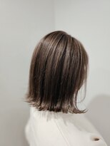 ツナグ(TSUNAGU)&nbsp;ナチュラルハイライトカラー×外はねボブ