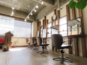 ヘアー ルッカ(hair Rukka)の写真/【千本中立売】大人女性&メンズからの指示が絶えない人気店♪カットに自信あり。髪質改善メニューも◎
