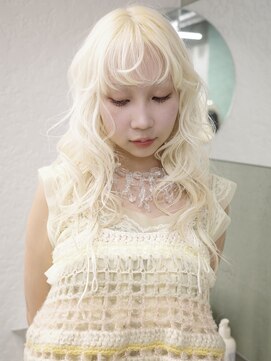 キャロルガーデンズ ボコカ 表参道(Carroll Gardens bococa) ホワイトブロンド、抜きっぱなしブロンド