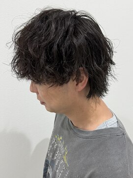 ヒュイル バイ ニアウ(Hwyl by Niau) メンズウルフパーマツイストパーマスパイラルパーマ