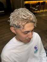 ミオ ベガ(Mio'' VEGA)&nbsp;ホワイトベージュ×ブリーチ極道パーマ　10代20代