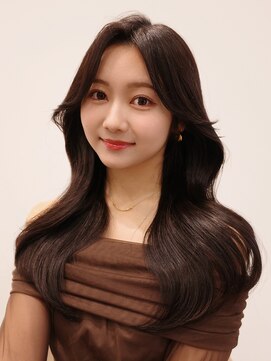 アフロート ルヴア(AFLOAT RUVUA) ●ゆるふわで上品なレイヤーカット/10/20/30/40代韓国前髪顔周り