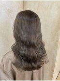 オリーブベージュ