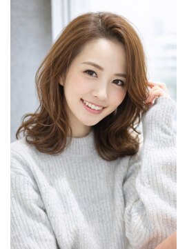 ヘアリゾート アジア(Hair Resort Asia) ベージュカラーのセミストレート【ヘアリゾートアジア南浦和店】