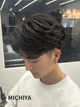 アンドメゾンオム(&Maison. homme) フェザーパーマ/センターパート/毛流れパーマ/ニュアンスパーマ