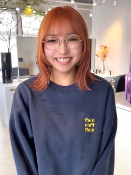 ジゼラ(GISELA) くびれボブ くびれヘア オレンジベージュ ブリーチカラー