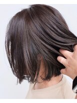 ピントヘアーワークスソウコ(PINT HAIR WORKS SOKO)&nbsp;前下がり　切りっぱなしボブ　インナーグレージュ
