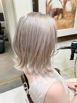 トルネード(TORNADO)&nbsp;ケアブリーチで作るホワイトアッシュ　ホワイトベージュ