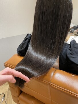 ザ ライト バイ アストレア(The Light by Astraea) 艶ストレート