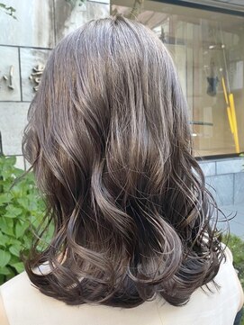 ティエラ 原宿 表参道(Tierra) 〈Tierra小宮涼太〉ブリーチなしで作る艶感オリーブグレージュ