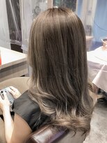 ビースリー ロア&nbsp;ハイライトカラー 2022/6/4 ミディアム/ベージュ/ツヤ髪