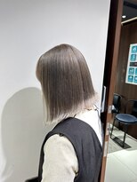 2回ブリーチのホワイトシルバー
