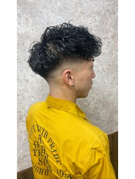 ティーズ バーバー T's BARBER スペインカールフェード