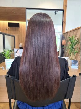 アンドビー(&b.)の写真/【今までの縮毛矯正にない柔らかい手触りとサラ艶髪へ】＆b.自慢の縮毛矯正が大人気！