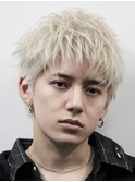 金髪メンズショートハイトーンカラーレイヤー
