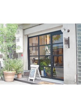 【各線難波駅徒歩5分】温かみのある空間で、ジャズの音色に包まれながら贅沢なひとときをお過ごしください