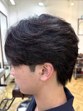 レボルトヘアー(R EVOLUT hair) センターパートフェザーパーマニュアンスメンズ柏市柏駅