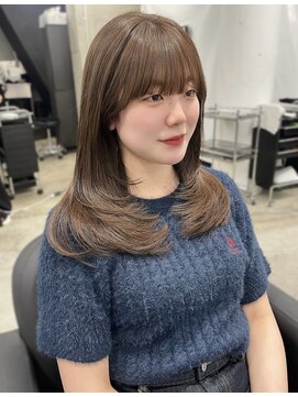 ツヤ感オリーブレイヤーカット