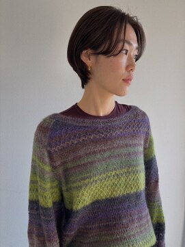 ワンサイド耳かけ束感ショート小顔カットボブヘアー