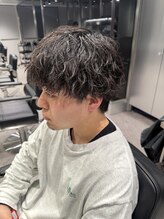 《ツヤのある無造作な質感が人気》メンズパーマ特化サロンだから作れるツイストスパイラルパーマ【men's】