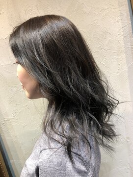 ヘアーシグネチャー(Hair Signature) 濃いめの外国人風カラー