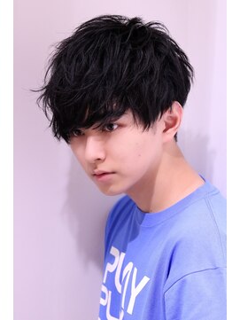 ネイビー(NAVY) 前下がりマッシュショート メンズカット 無造作束感 くろか