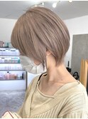 ミルクティーベージュショートボブ ダブルカラー ケアブリーチ