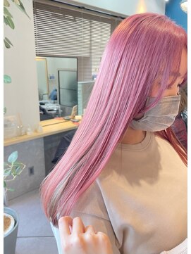 リノショアーズ 日本大通り店(RINOSHORES) ストレートロングピンクにチラッとインナーグレージュmaaya