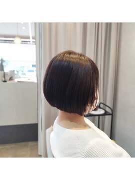 ティクルピンク(Tickled Pink) 〈Tickled Pink ティクルピンク〉前下がりボブ