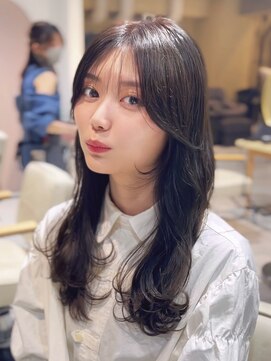 ティア(Tia.) （レイヤーカット/韓国ヘア/2wayシースルー前髪/縮毛矯正/小顔）