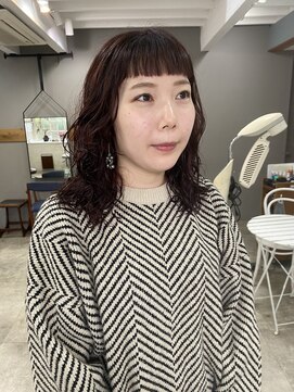 ユイル(Uil) 似合わせ小顔ミディアム× くるくるパーマ