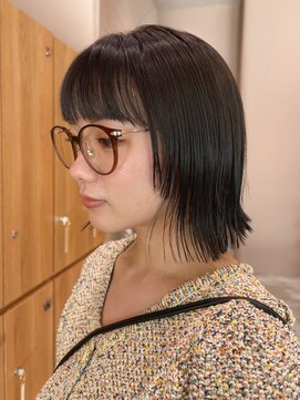 ガーデンヨコハマエスト(GARDEN YOKOHAMA est) レイヤーカット　外ハネボブ　ウェットヘア　オリーブベージュ