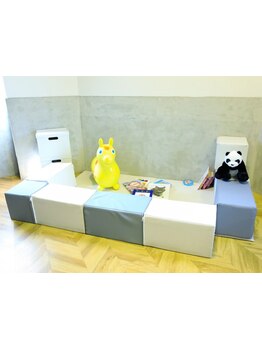 【キッズスペースあり◎】お子様と一緒でも、周囲を気にせず、安心して通えるサロン☆