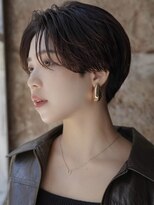 カライング(ing) 大人可愛い20代30代40代黒髪前下がりひし形小顔ボブ丸みショート